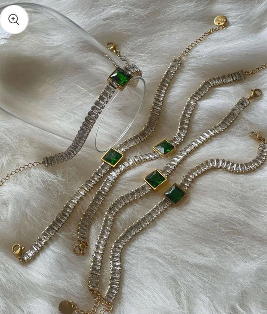 Emerald Stony Bracelet