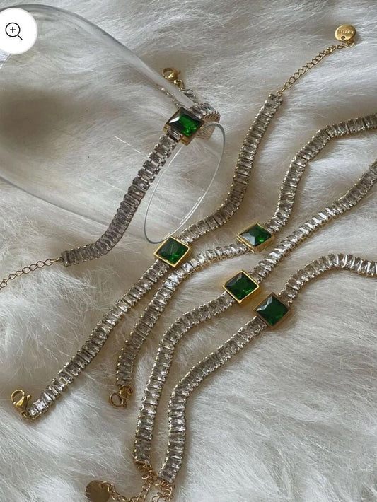 Emerald Stony Bracelet