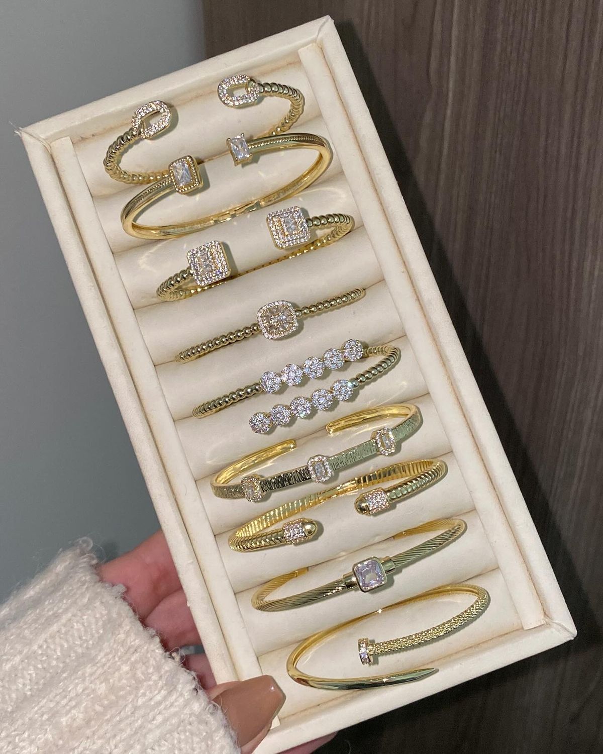 Bracelets & Bangle