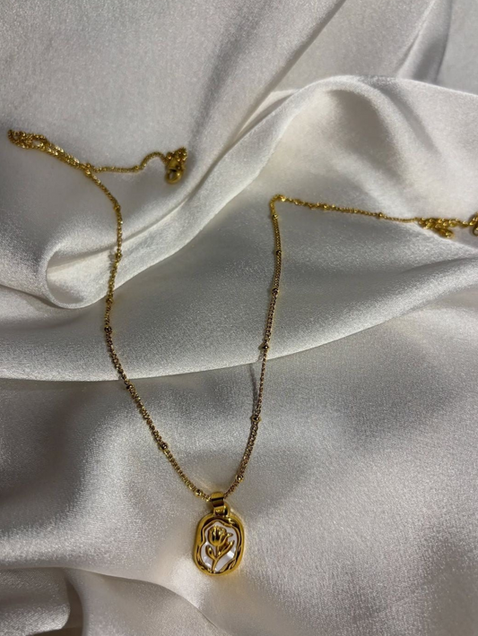 Vèsta Necklace
